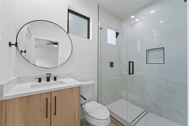 2304 Hondo, Dallas TX 75219 - Photo 32