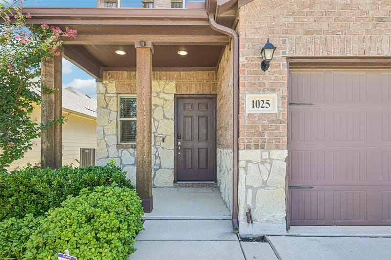 1025 Mason Street, Aubrey TX 76227 - Photo 3