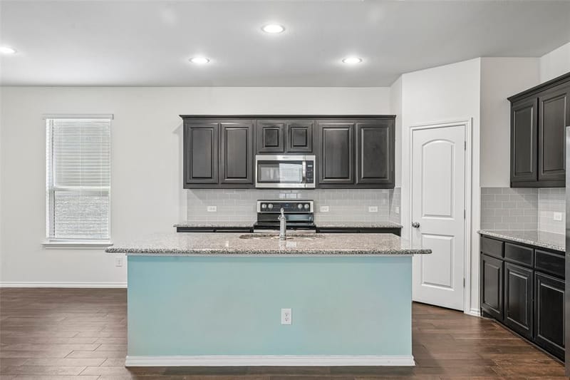1025 Mason Street, Aubrey TX 76227 - Photo 9