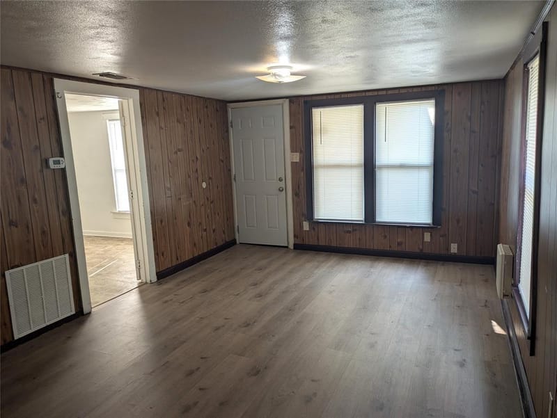 411 S Bradshaw Street, Denton TX 76205 - Photo 3