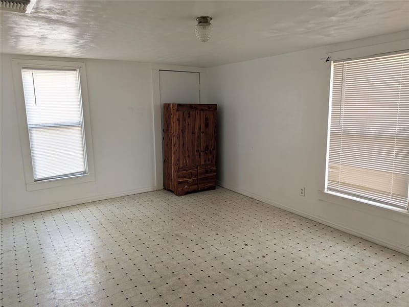 411 S Bradshaw Street, Denton TX 76205 - Photo 9