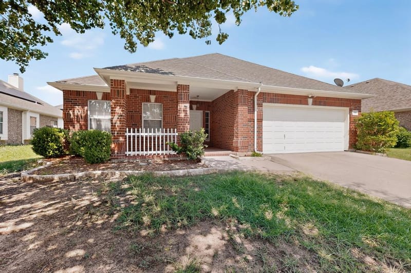 710 Bowie Lane, Mansfield TX 76063 - Photo 2