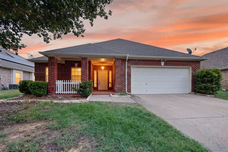 710 Bowie Lane, Mansfield TX 76063 - Photo 3