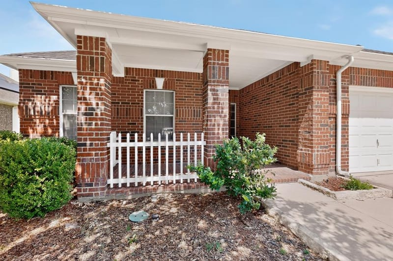 710 Bowie Lane, Mansfield TX 76063 - Photo 5
