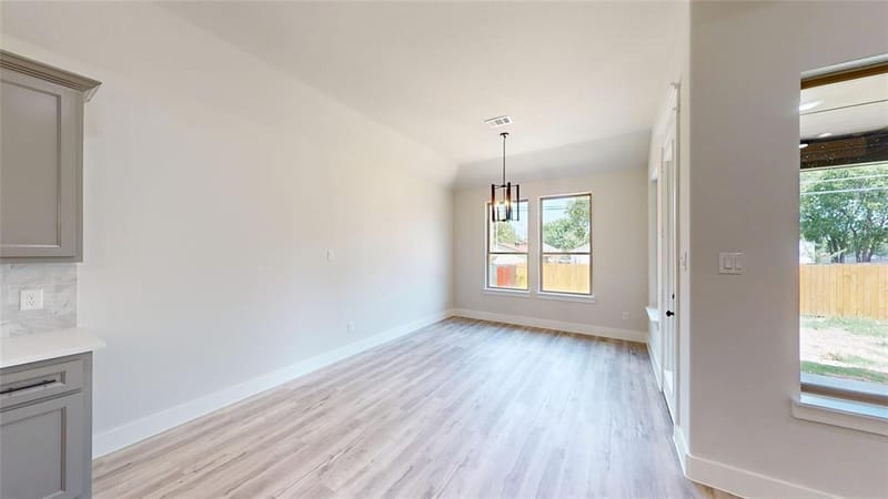 2825 S Grove Street, Fort Worth TX 76104 - Photo 6
