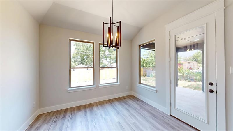 2825 S Grove Street, Fort Worth TX 76104 - Photo 7