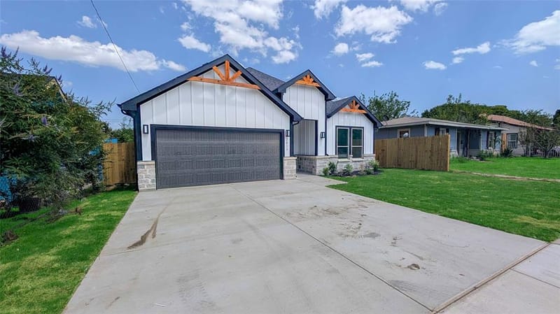 2825 S Grove Street, Fort Worth TX 76104 - Photo 3