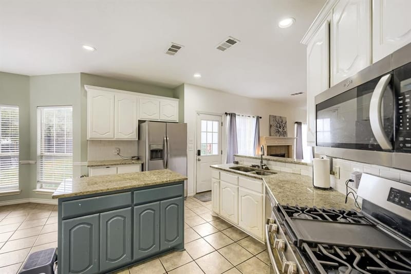 5016 Coral Creek Drive, Fort Worth TX 76135 - Photo 6