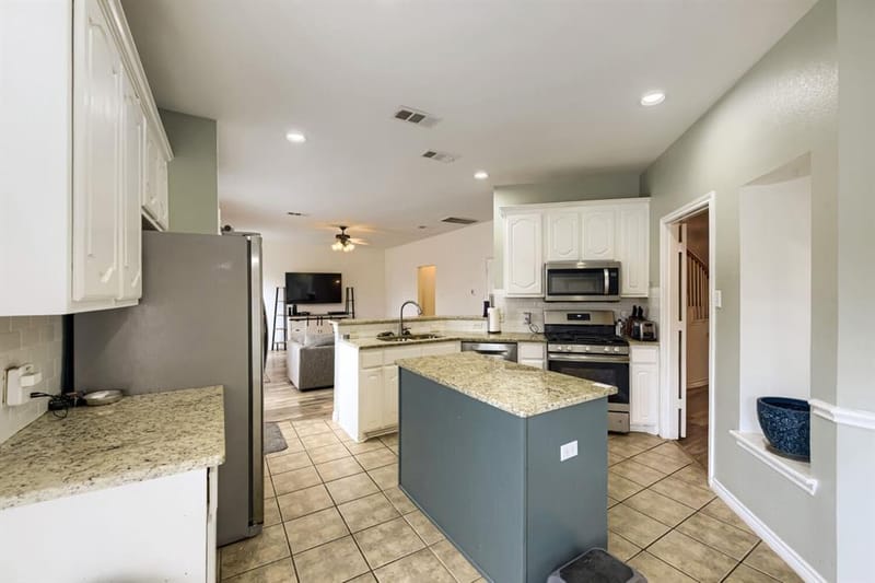 5016 Coral Creek Drive, Fort Worth TX 76135 - Photo 7