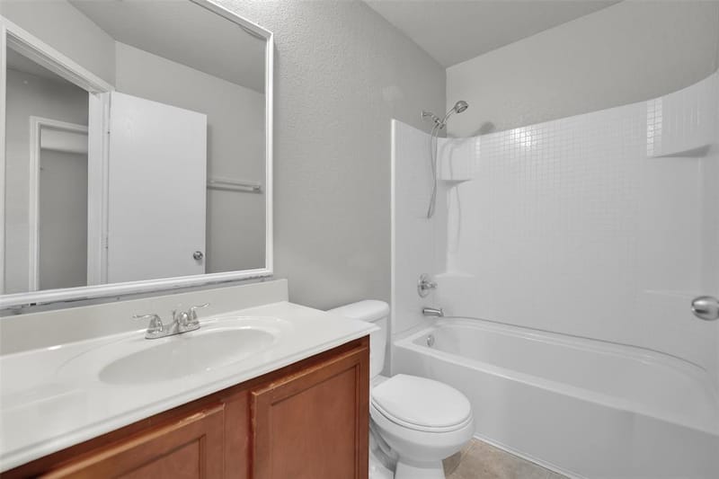 5205 Mirror Lake Drive, Haltom City TX 76117 - Photo 17