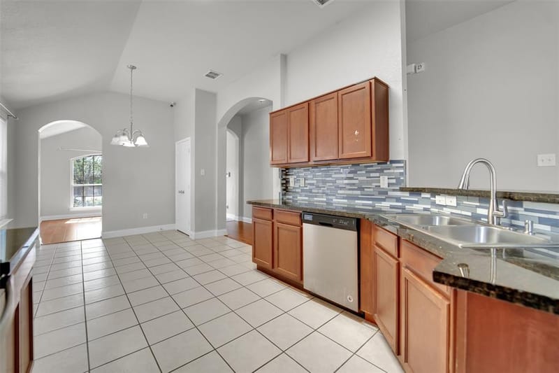 5205 Mirror Lake Drive, Haltom City TX 76117 - Photo 12