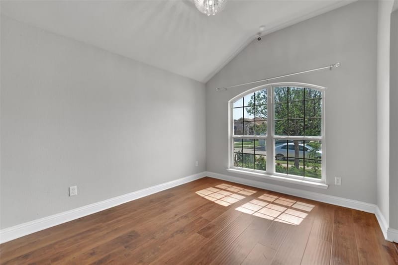 5205 Mirror Lake Drive, Haltom City TX 76117 - Photo 8