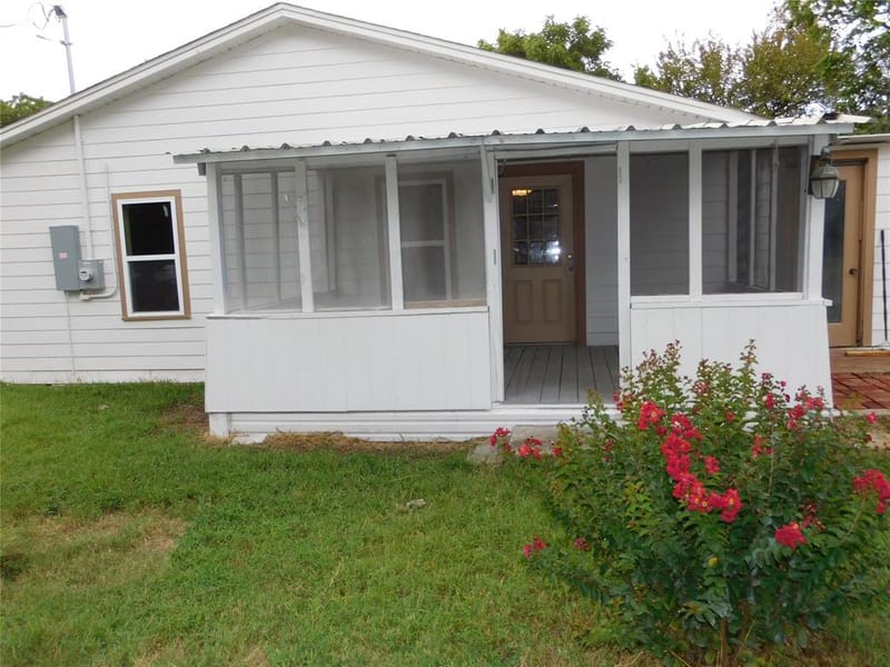 407 NE 4th Street, Hubbard TX 76648 - Photo 8