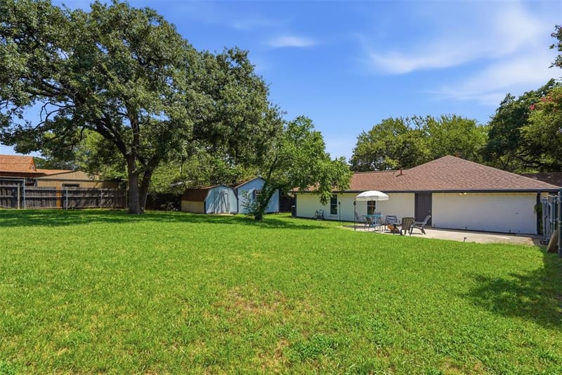 700 Highland Crest Drive, Hurst TX 76054 - Photo 3