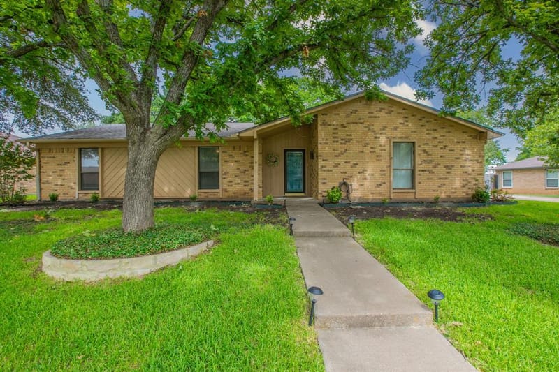 1057 Radisson Drive, Hewitt TX 76643