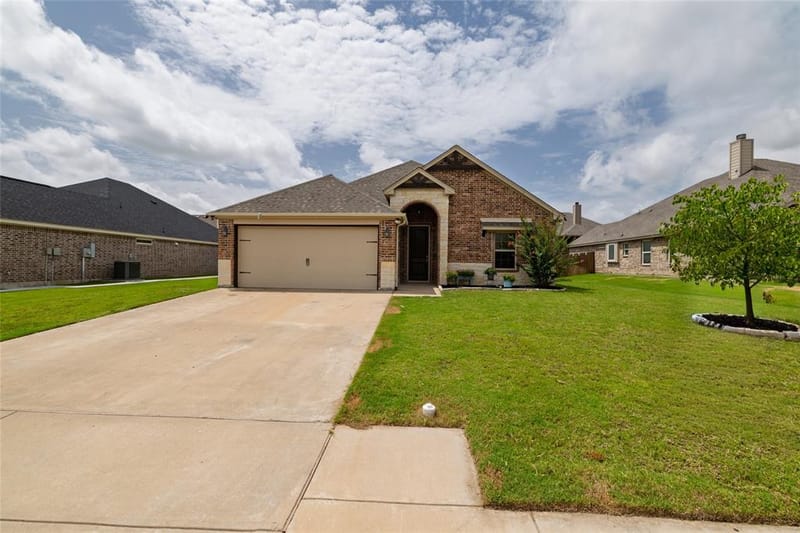 205 Harp Avenue, Godley TX 76044 - Photo 2