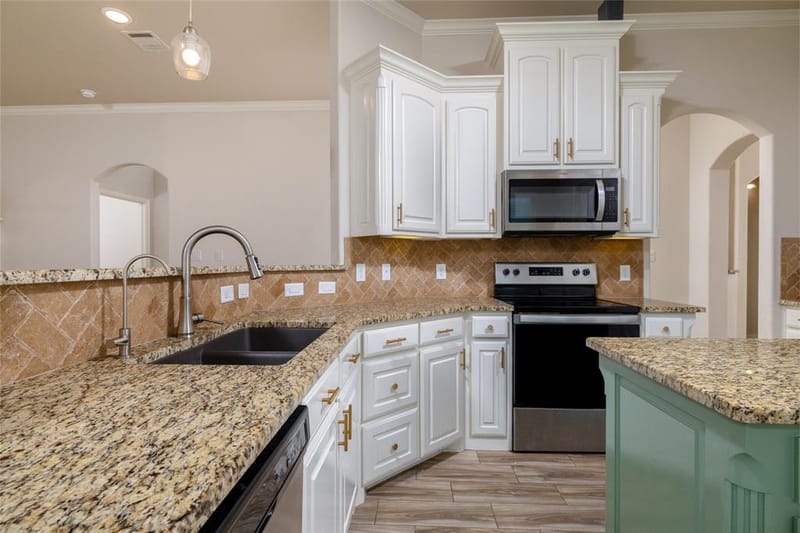 205 Harp Avenue, Godley TX 76044 - Photo 18