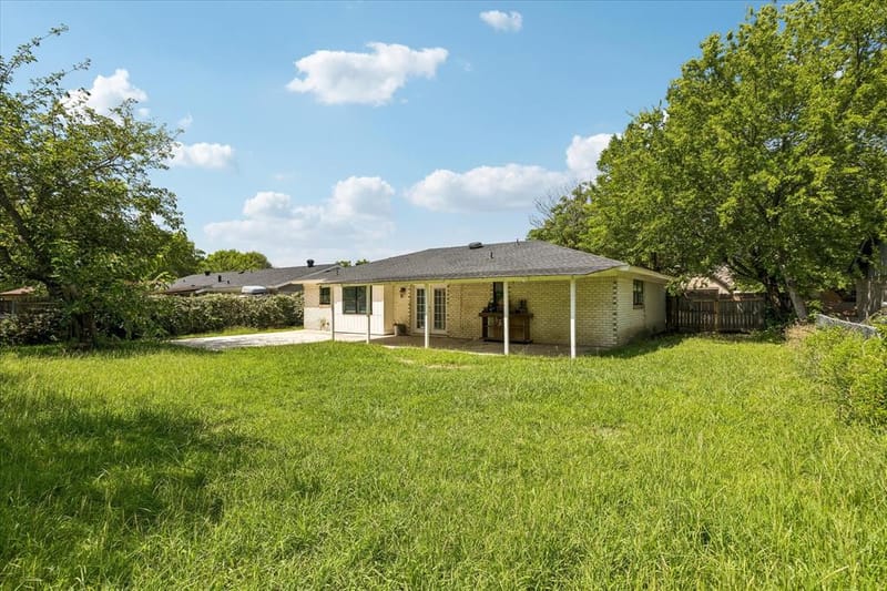 716 Heathcliff Drive, Everman TX 76140 - Photo 14