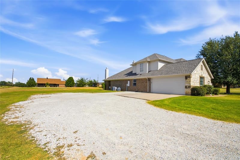 1389 Thomas Road, Springtown TX 76082 - Photo 27