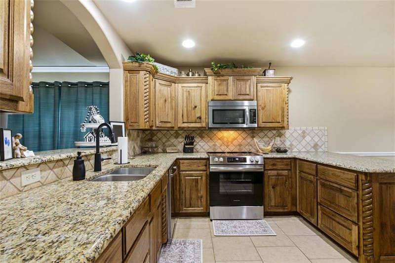 1389 Thomas Road, Springtown TX 76082 - Photo 9