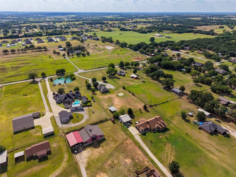 1389 Thomas Road, Springtown TX 76082 - Photo 34