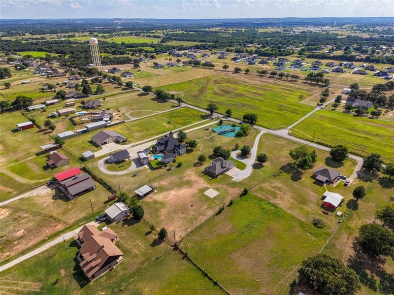 1389 Thomas Road, Springtown TX 76082 - Photo 35