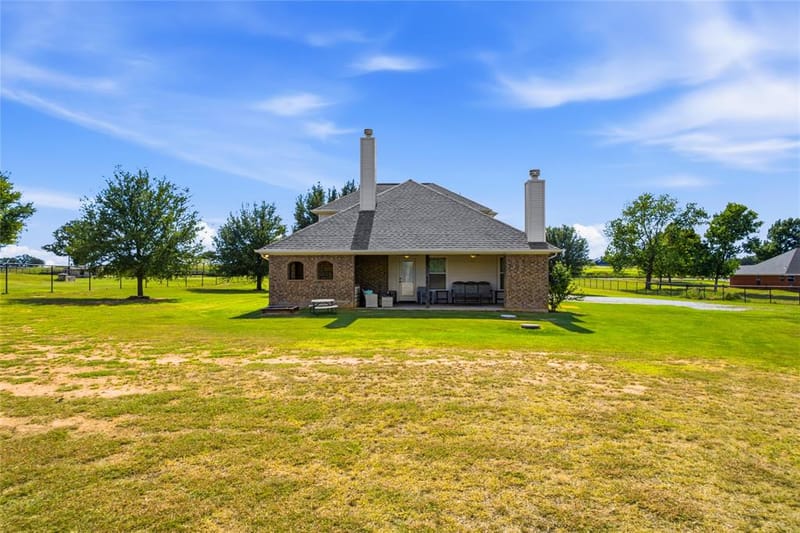 1389 Thomas Road, Springtown TX 76082 - Photo 25