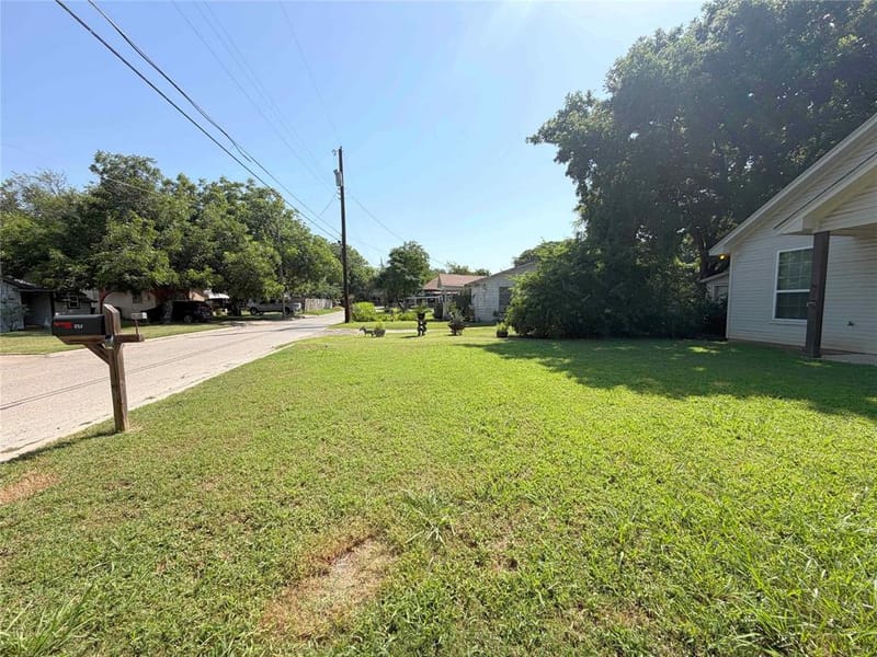 122 Katy Street, Cleburne TX 76031 - Photo 5