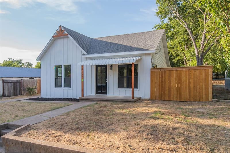 311 Throckmorton, Weatherford TX 76086 - Photo 2