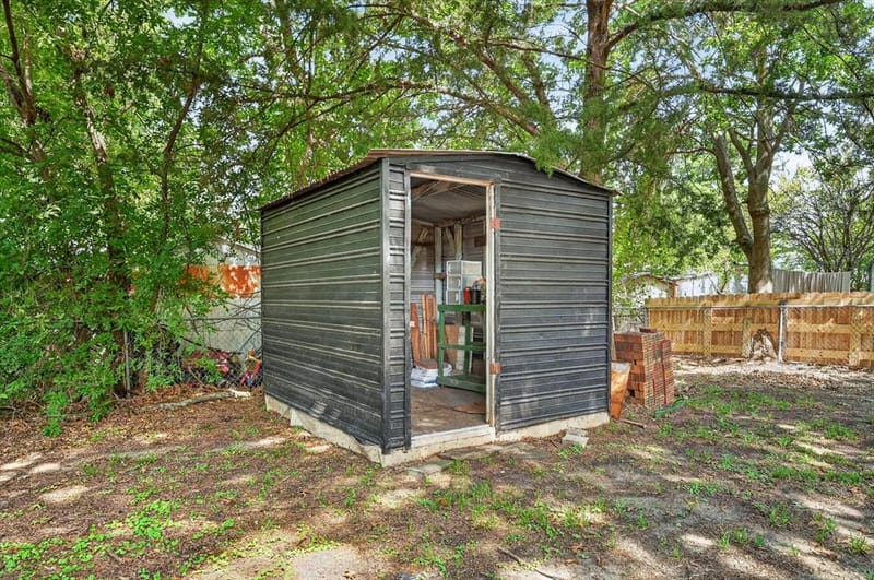 425 N Hamilton Street, Farmersville TX 75442 - Photo 29