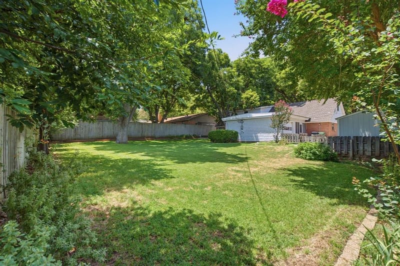 1301 Colonial Court, Arlington TX 76013 - Photo 37