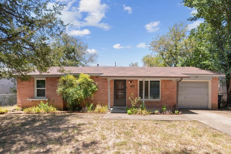 4816 Eastover Avenue, Fort Worth TX 76119