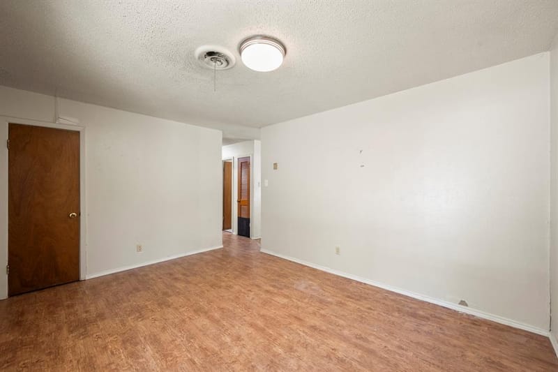 4816 Eastover Avenue, Fort Worth TX 76119 - Photo 9