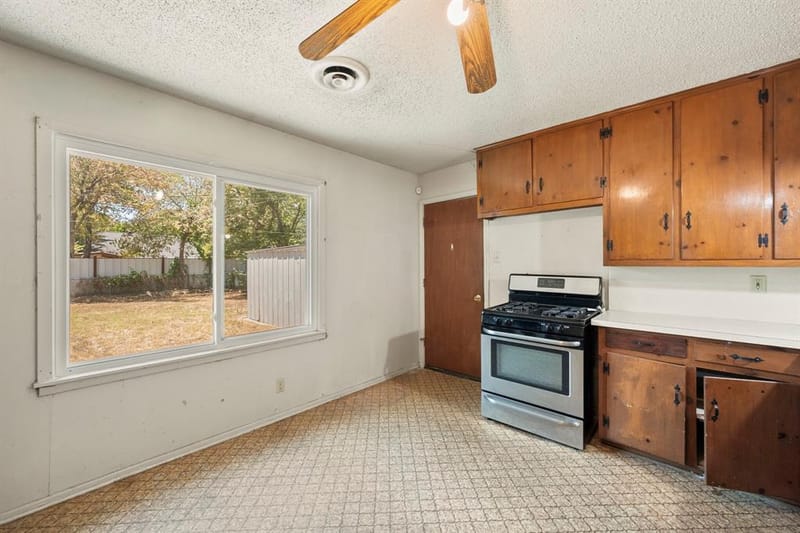 4816 Eastover Avenue, Fort Worth TX 76119 - Photo 10