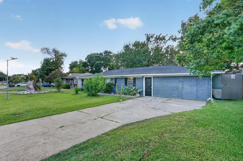 1029 S Bryan Street, Mesquite TX 75149 - Photo 2