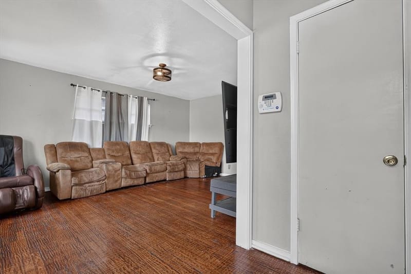 1029 S Bryan Street, Mesquite TX 75149 - Photo 7