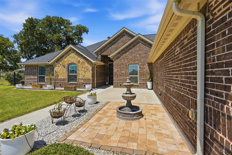 205 Lavender Court, Springtown TX 76082 - Photo 7