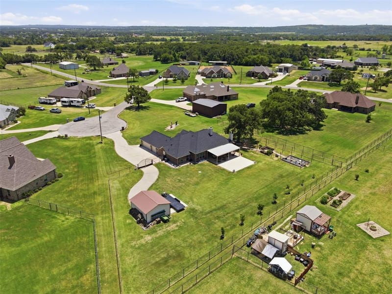 205 Lavender Court, Springtown TX 76082 - Photo 39