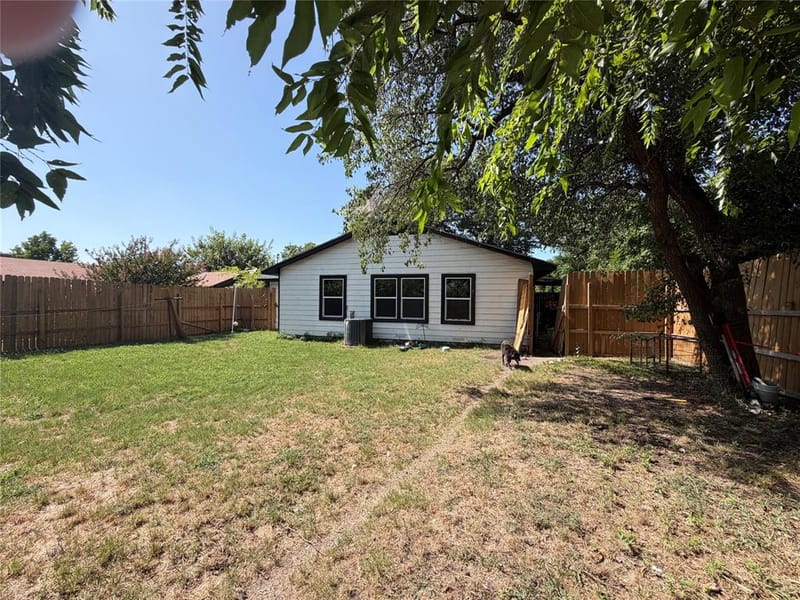 2028 E Jones Street, Sherman TX 75090 - Photo 3