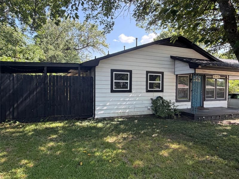 2028 E Jones Street, Sherman TX 75090 - Photo 8