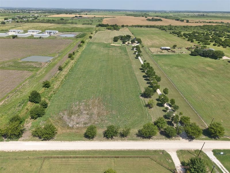 1521 County Road 1107b, Cleburne TX 76031 - Photo 2