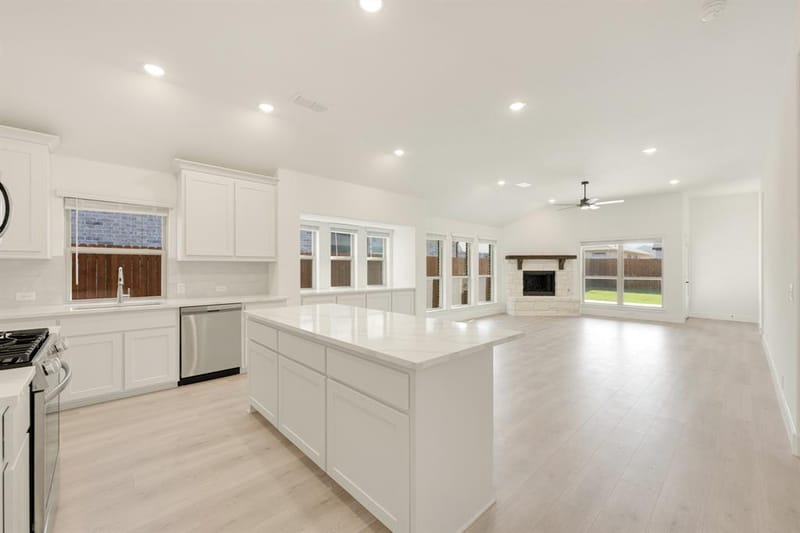 921 Ridgehurst Drive, Godley TX 76044 - Photo 9