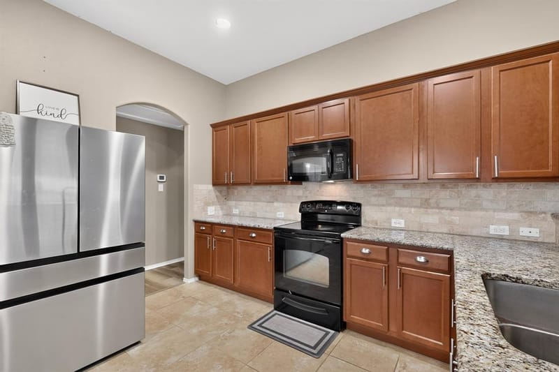 1336 Shelley Drive, Burleson TX 76028 - Photo 6