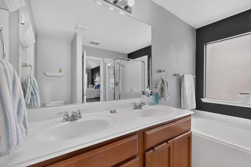 1336 Shelley Drive, Burleson TX 76028 - Photo 13