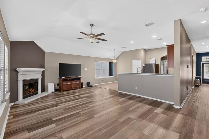 1336 Shelley Drive, Burleson TX 76028 - Photo 10