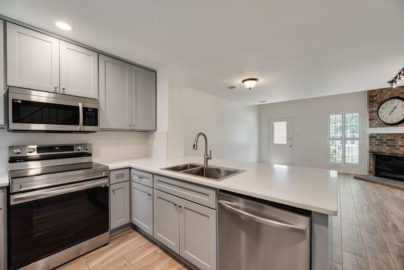 28 Abbey Road, Euless TX 76039 - Photo 8