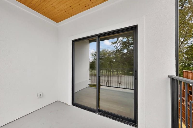 2304 Bonnie View Road, Dallas TX 75216 - Photo 17
