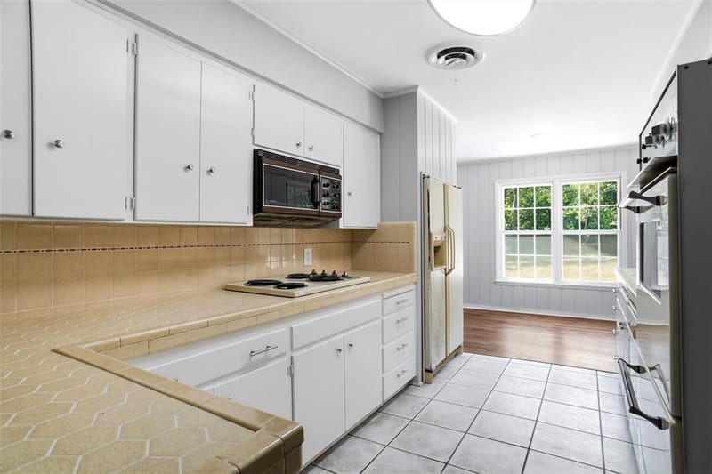 900 Liveoak Street, Denton TX 76209 - Photo 8