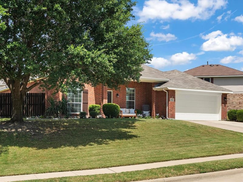 5845 Lamb Creek Drive, Fort Worth TX 76179 - Photo 2