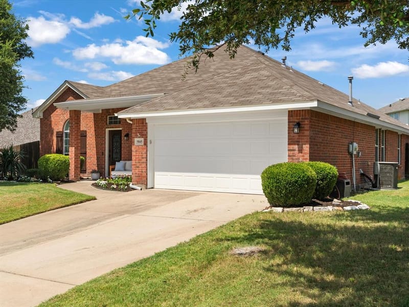 5845 Lamb Creek Drive, Fort Worth TX 76179 - Photo 3